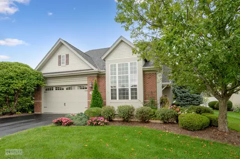 796 Colchester Dr, Oswego, IL 60543