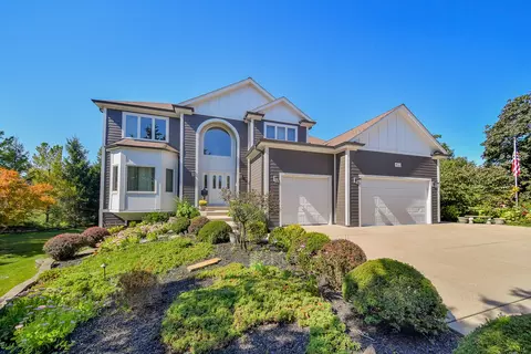 4522 Lee Ave, Downers Grove, IL 60515