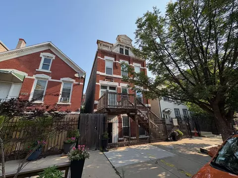 1518 W 17th St, Chicago, IL 60608