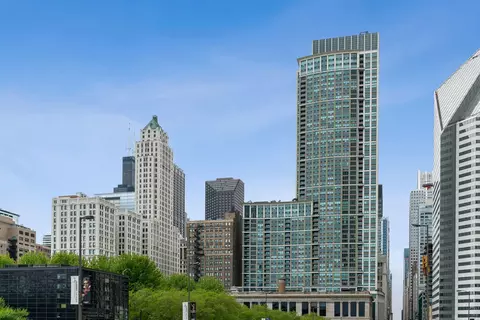 130 N Garland Ct #2009, Chicago, IL 60602