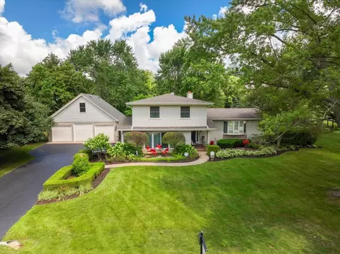 25482 W Lake Shore Dr, Barrington, IL 60010