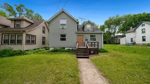 1127 Crosby St, Rockford, IL 61107