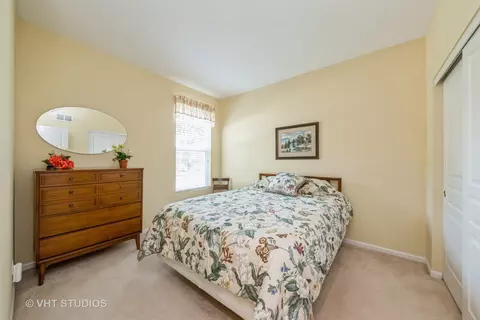 2451 Rolling Ridge Ln, Elgin, IL 60124 photo 7