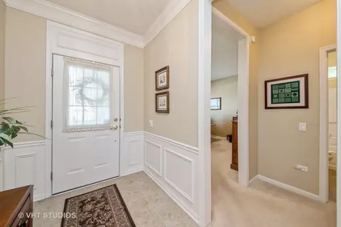 2451 Rolling Ridge Ln, Elgin, IL 60124 photo 4