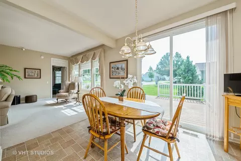 2451 Rolling Ridge Ln, Elgin, IL 60124 photo 13