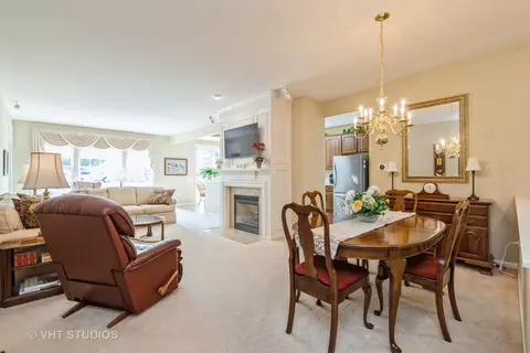 2451 Rolling Ridge Ln, Elgin, IL 60124 photo 8