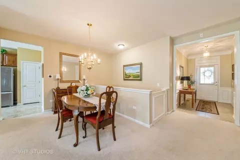 2451 Rolling Ridge Ln, Elgin, IL 60124 photo 9