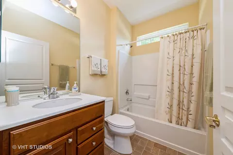2451 Rolling Ridge Ln, Elgin, IL 60124 photo 6