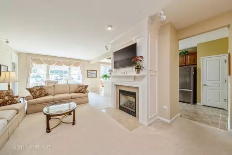 2451 Rolling Ridge Ln, Elgin, IL 60124 photo 11