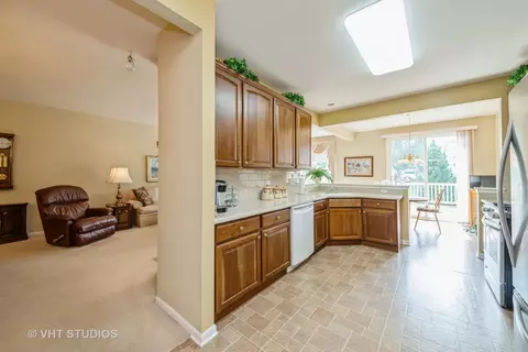 2451 Rolling Ridge Ln, Elgin, IL 60124 photo 16