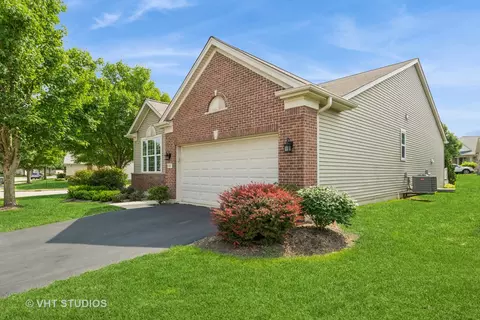 2451 Rolling Ridge Ln, Elgin, IL 60124 photo 2