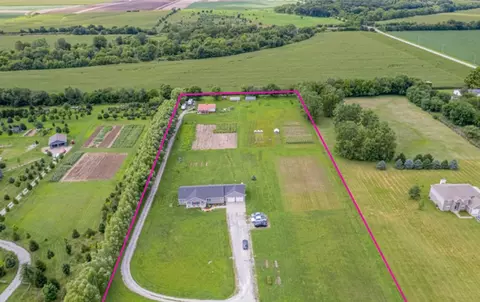 5342 N Vincennes Trl, Momence, IL 60954