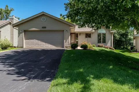4349 Towhee Trl, Loves Park, IL 61111