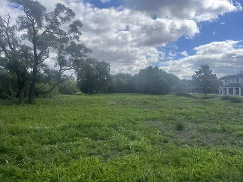 20611 N Illinois Route 21, Riverwoods, IL 60015