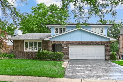 3325 Knollwood Ln, Homewood, IL 60430