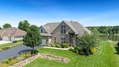5178 E Ashelford Dr, Byron, IL 61010