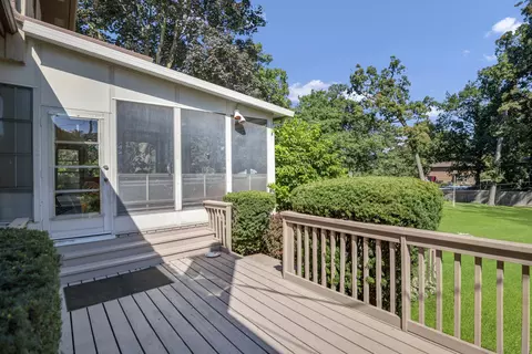 Exterior - 560 N Forest Dr, Addison, IL 60101 photo 16 of 19
