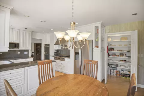 Kitchen - 560 N Forest Dr, Addison, IL 60101 photo 5 of 6