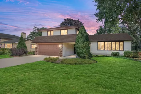 Exterior - 560 N Forest Dr, Addison, IL 60101 photo 3 of 19