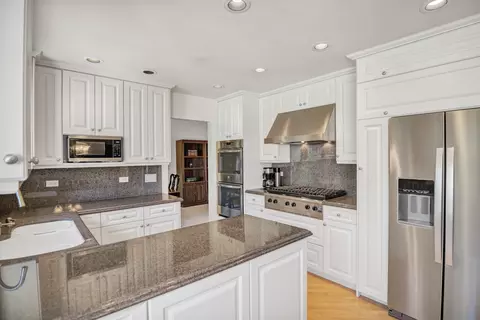 Kitchen - 560 N Forest Dr, Addison, IL 60101 photo 3 of 6