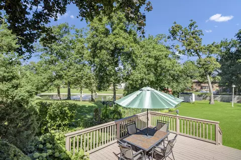 Exterior - 560 N Forest Dr, Addison, IL 60101 photo 14 of 19