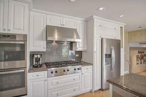 Kitchen - 560 N Forest Dr, Addison, IL 60101 photo 4 of 6