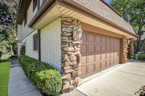 Exterior - 560 N Forest Dr, Addison, IL 60101 photo 5 of 19