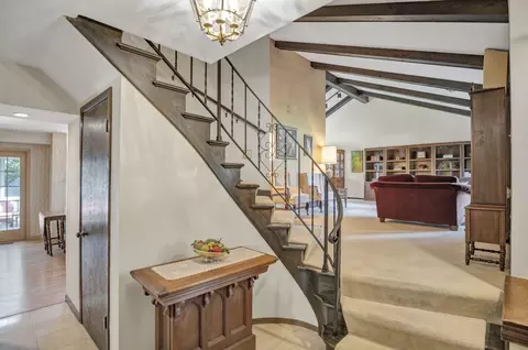 Entry Way - 560 N Forest Dr, Addison, IL 60101 photo 2 of 2