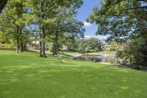 Exterior - 560 N Forest Dr, Addison, IL 60101 photo 18 of 19