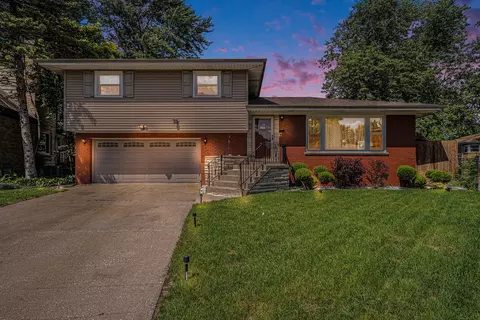 309 Streamside Dr, Harvey, IL 60426