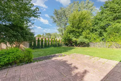 472 Lance Dr, Des Plaines, IL 60016 photo 27
