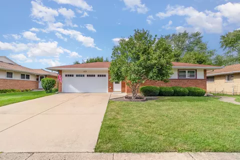 472 Lance Dr, Des Plaines, IL 60016