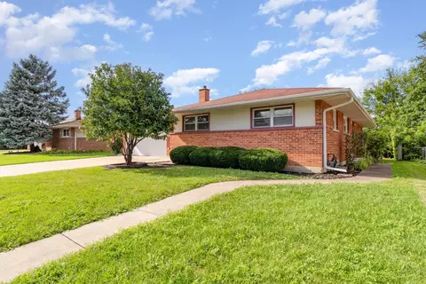 472 Lance Dr, Des Plaines, IL 60016 photo 3