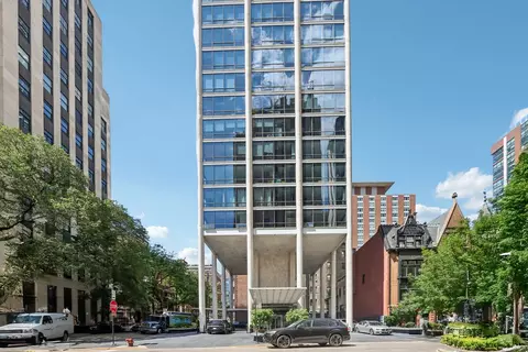 1300 N Astor St #14B, Chicago, IL 60610