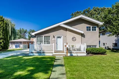 340 Mission Ave, Villa Park, IL 60181