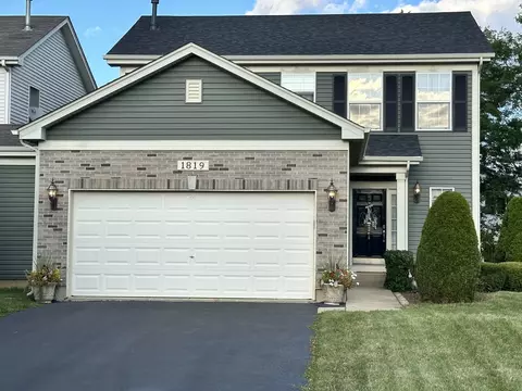 1819 S Fallbrook Dr, Round Lake, IL 60073