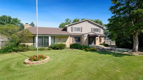 6548 Charles St, Rockford, IL 61108