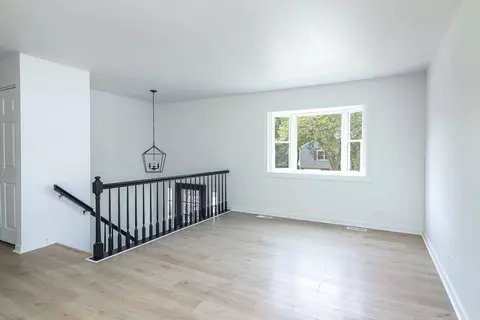 Living - 957 Grant St, Bartlett, IL 60103 photo 1 of 5