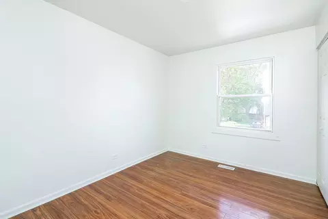 Bedroom - 957 Grant St, Bartlett, IL 60103 photo 2 of 4