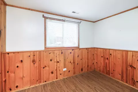 Bedroom - 957 Grant St, Bartlett, IL 60103 photo 4 of 4