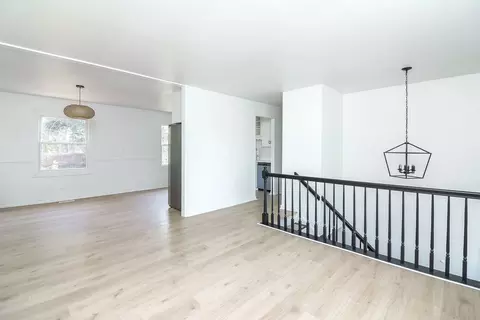 Living - 957 Grant St, Bartlett, IL 60103 photo 2 of 5
