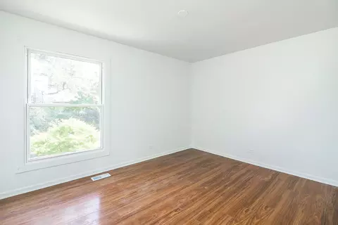 Bedroom - 957 Grant St, Bartlett, IL 60103 photo 1 of 4