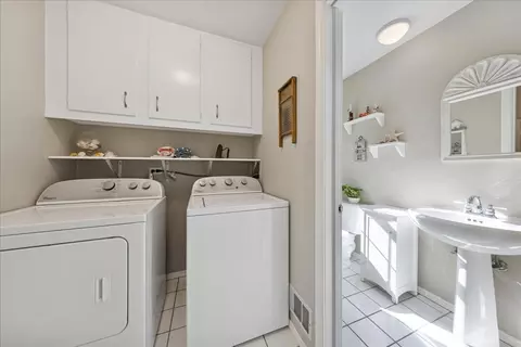 415 Hamilton Dr, Wheaton, IL 60189 photo 14