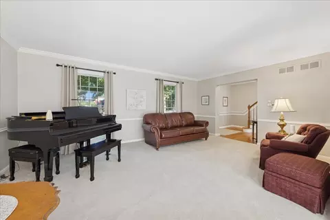 415 Hamilton Dr, Wheaton, IL 60189 photo 7