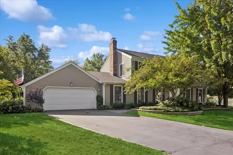 415 Hamilton Dr, Wheaton, IL 60189
