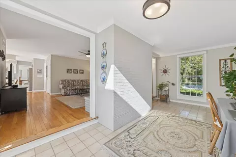 415 Hamilton Dr, Wheaton, IL 60189 photo 11
