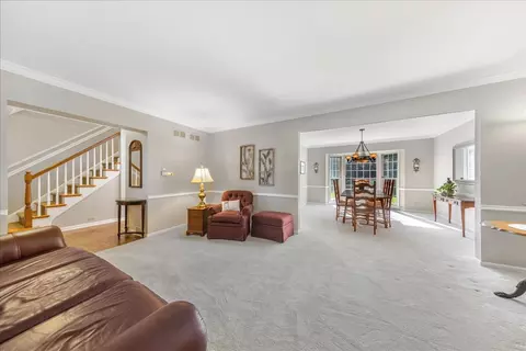 415 Hamilton Dr, Wheaton, IL 60189 photo 10