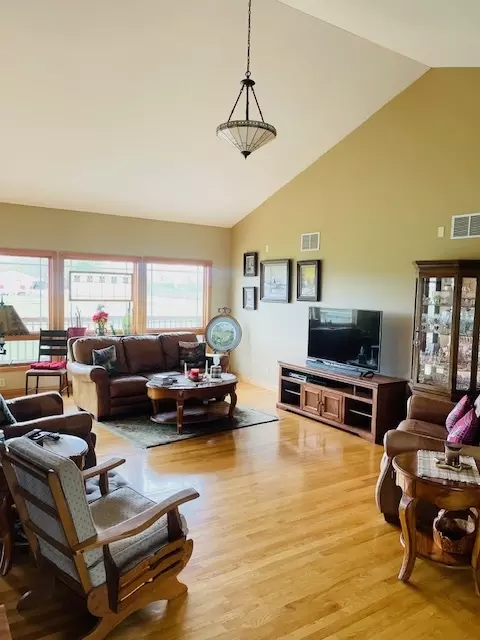 Living - 1976 E 24th Rd, Ransom, IL 60470 photo 2 of 4