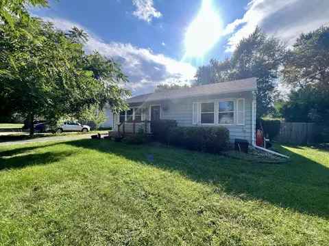 911 S Adelaide St, Normal, IL 61761 photo 2