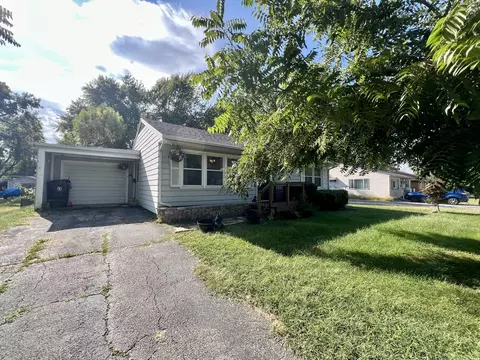 911 S Adelaide St, Normal, IL 61761 photo 3